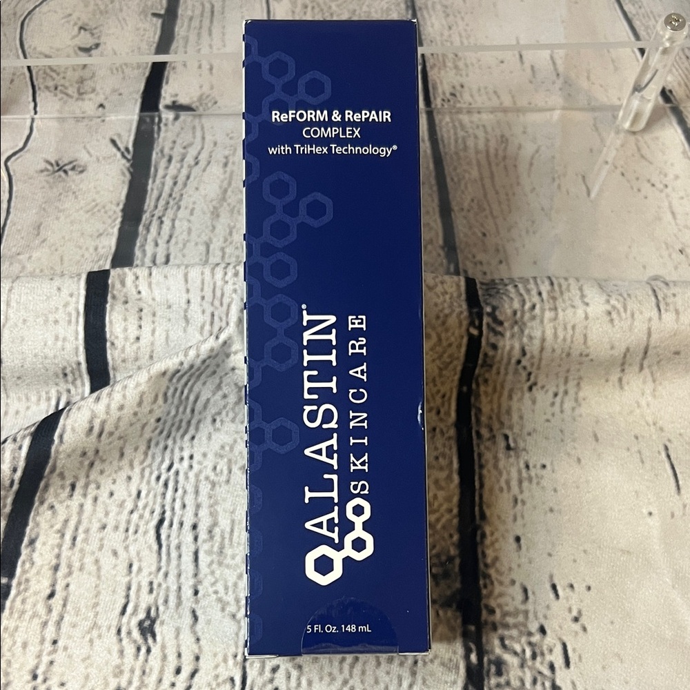 10/10! Alastin Skincare ReFORM & RePAIR Complex -